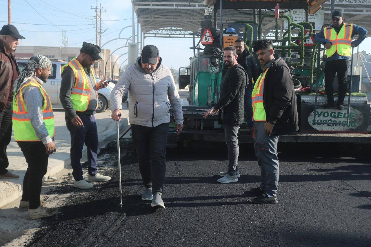 فرّادات إسفلت Vögele وآلة Power Curber — 1